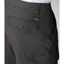 Carica l&#39;immagine nel visualizzatore di Gallery, Napapijri pantaloni bermuda cargo Noto 4 tasconato uomo Grigio Dark Grey Solid
